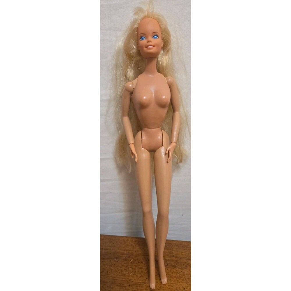 Beauty Secrets Barbie Doll 1979 Taiwan Articulated Moving Arms Bendable Legs Vtg